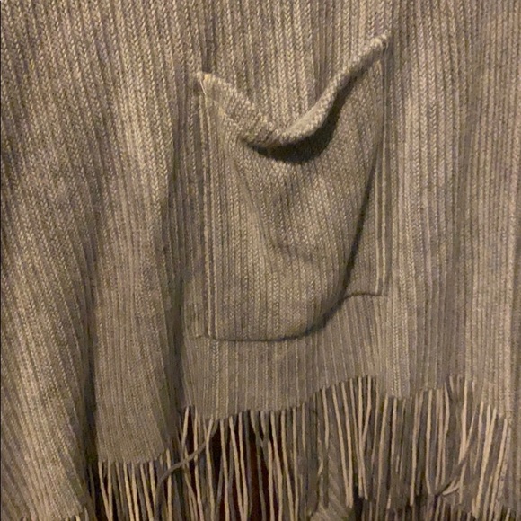 Steve Madden shawl/shrug - Picture 3 of 6